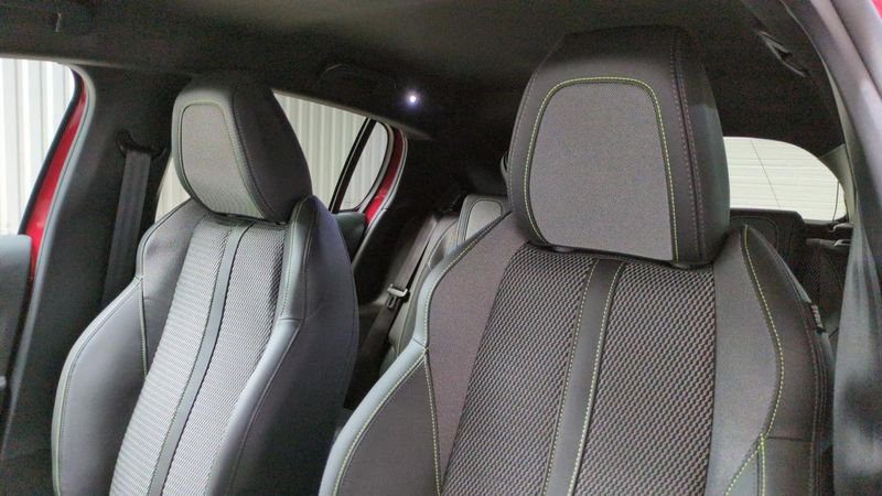 Peugeot 208 Hybrid 110 e-dcs6 gt + camera 360 + navi