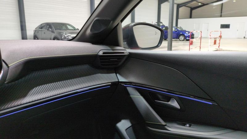 Peugeot 208 Hybrid 110 e-dcs6 gt + camera 360 + navi