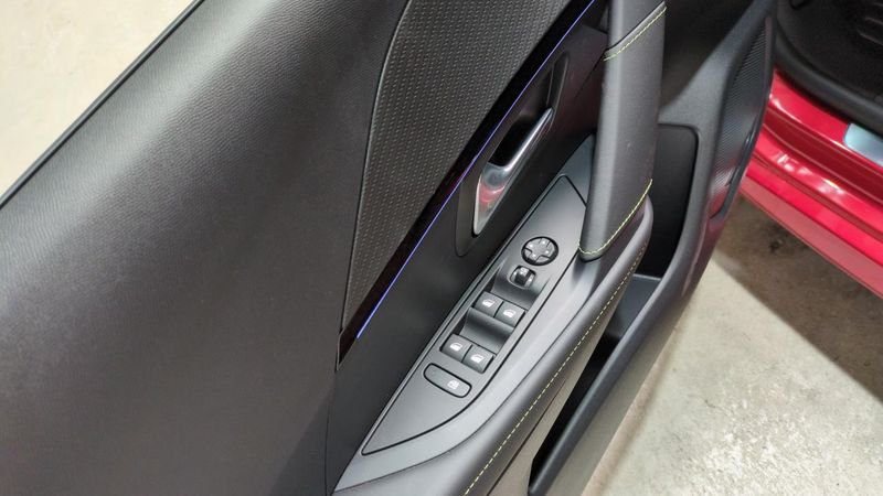 Peugeot 208 Hybrid 110 e-dcs6 gt + camera 360 + navi