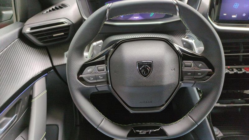 Peugeot 208 Hybrid 110 e-dcs6 gt + camera 360 + navi