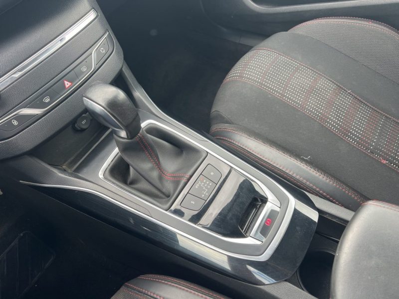 PEUGEOT 308 2.0 L BlueHDi 150ch GT Line S&S EAT6 / Toit panoramique