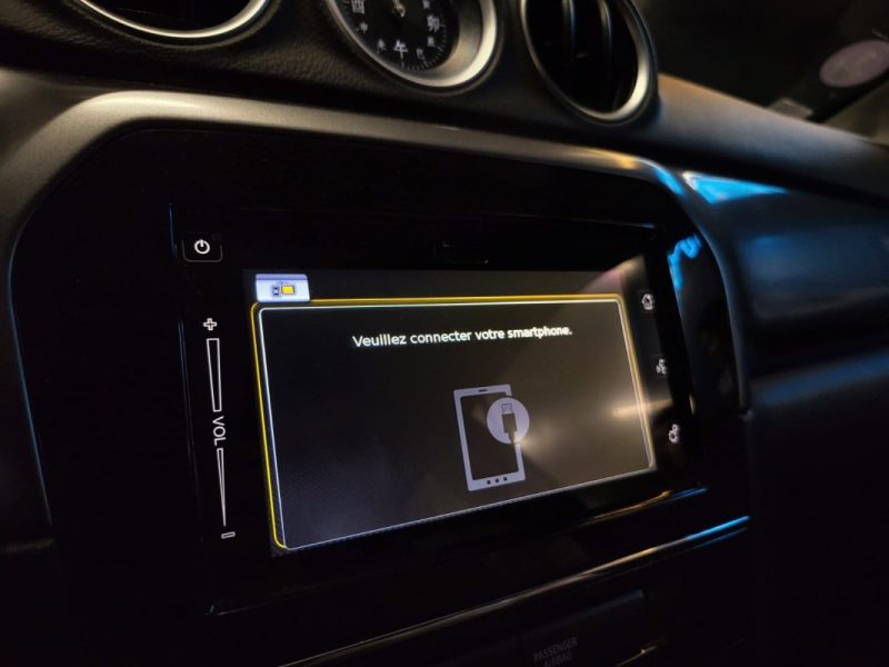 SUZUKI VITARA 1.0 Boosterjet 111cv PRIVILEGE /SIEGES CHAUFFANTS /CAMERA DE RECUL /ATTELAGE