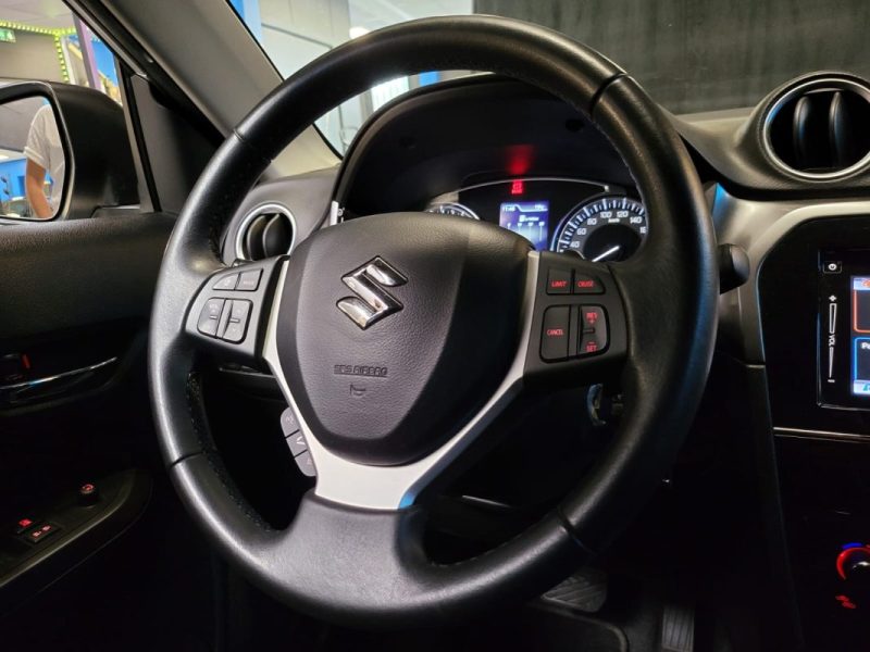 SUZUKI VITARA 1.0 Boosterjet 111cv PRIVILEGE /SIEGES CHAUFFANTS /CAMERA DE RECUL /ATTELAGE