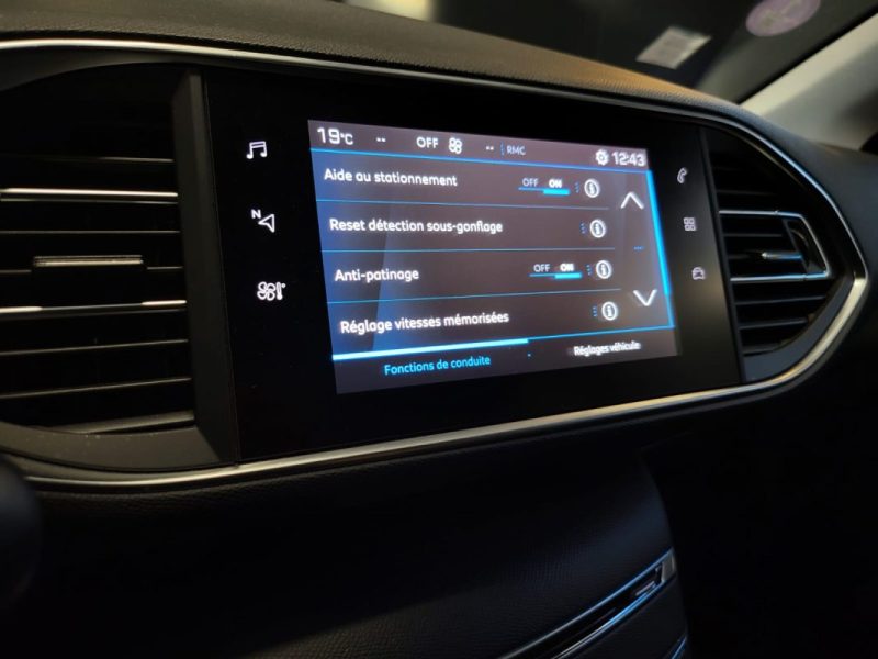 PEUGEOT 308 1.2 PURE TECH 110 STYLE / 1ère MAIN / KIT DISTRIBUTION NEUF / SIEGES CHAUFFANTS