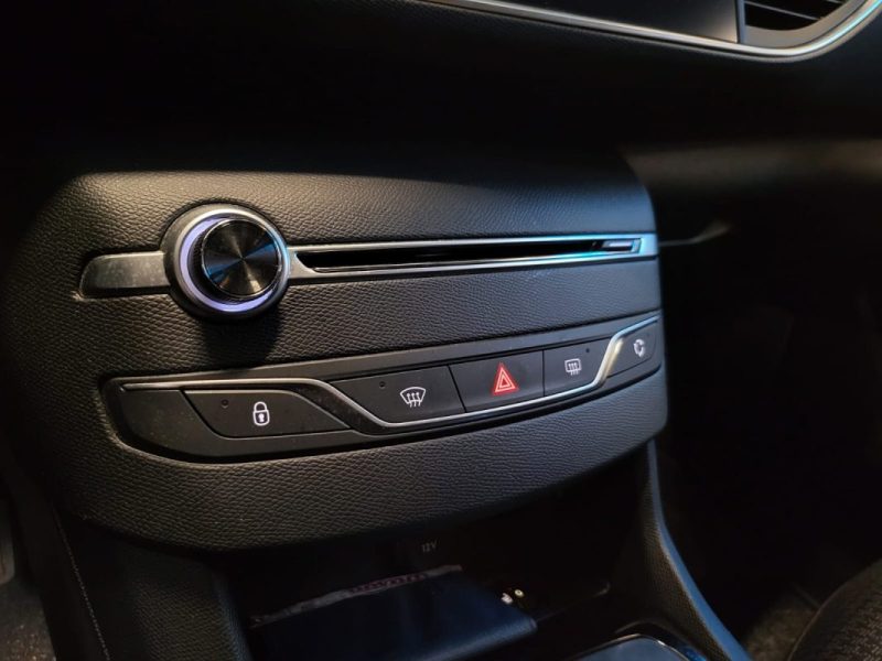 PEUGEOT 308 1.2 PURE TECH 110 STYLE / 1ère MAIN / KIT DISTRIBUTION NEUF / SIEGES CHAUFFANTS