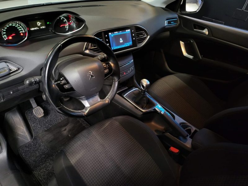 PEUGEOT 308 1.2 PURE TECH 110 STYLE / 1ère MAIN / KIT DISTRIBUTION NEUF / SIEGES CHAUFFANTS