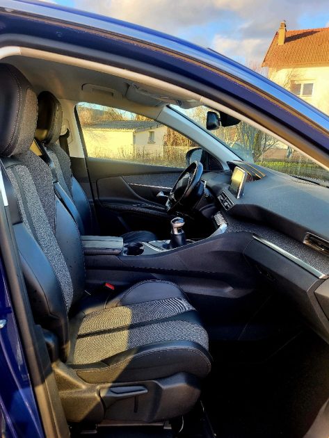 PEUGEOT 3008 2016