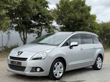 PEUGEOT 5008 2011