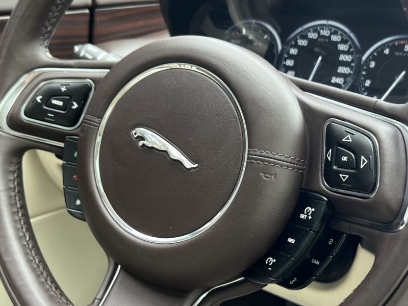 JAGUAR XJ 351 II LUXE 3.0 V6 275 Cv INTERIEUR CUIR / TOIT OUVRANT GPS TACTILE CAMERA - GARANTIE 1 AN