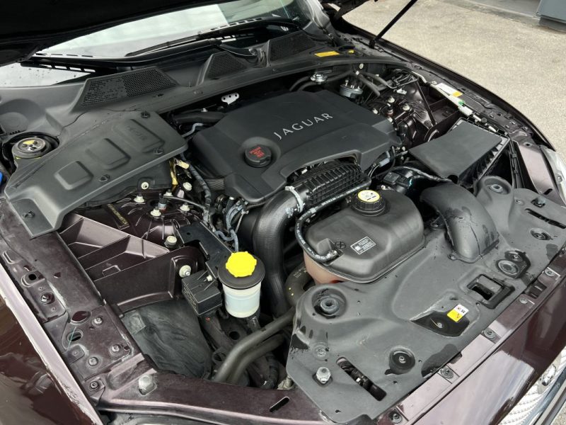 JAGUAR XJ 351 II LUXE 3.0 V6 275 Cv INTERIEUR CUIR / TOIT OUVRANT GPS TACTILE CAMERA - GARANTIE 1 AN