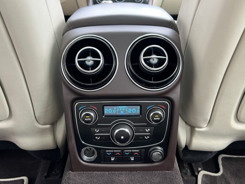 JAGUAR XJ 351 II LUXE 3.0 V6 275 Cv INTERIEUR CUIR / TOIT OUVRANT GPS TACTILE CAMERA - GARANTIE 1 AN