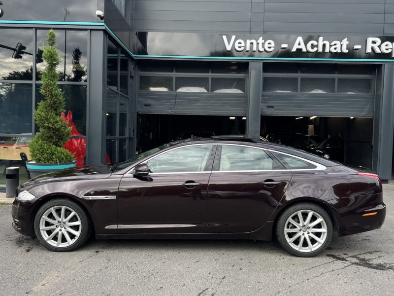 JAGUAR XJ 351 II LUXE 3.0 V6 275 Cv INTERIEUR CUIR / TOIT OUVRANT GPS TACTILE CAMERA - GARANTIE 1 AN