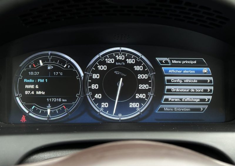 JAGUAR XJ 351 II LUXE 3.0 V6 275 Cv INTERIEUR CUIR / TOIT OUVRANT GPS TACTILE CAMERA - GARANTIE 1 AN