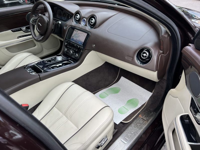 JAGUAR XJ 351 II LUXE 3.0 V6 275 Cv INTERIEUR CUIR / TOIT OUVRANT GPS TACTILE CAMERA - GARANTIE 1 AN