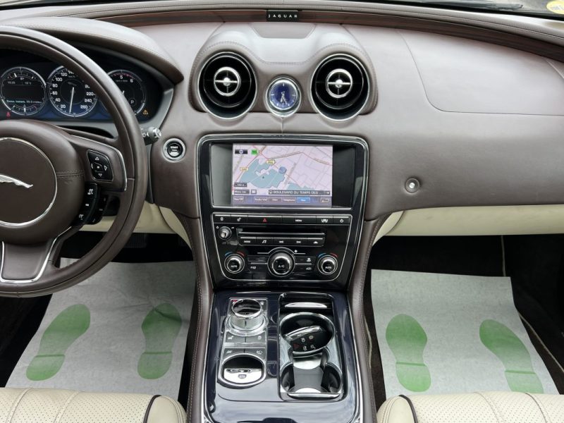 JAGUAR XJ 351 II LUXE 3.0 V6 275 Cv INTERIEUR CUIR / TOIT OUVRANT GPS TACTILE CAMERA - GARANTIE 1 AN