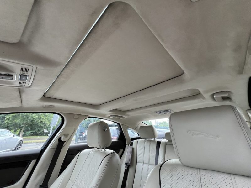 JAGUAR XJ 351 II LUXE 3.0 V6 275 Cv INTERIEUR CUIR / TOIT OUVRANT GPS TACTILE CAMERA - GARANTIE 1 AN