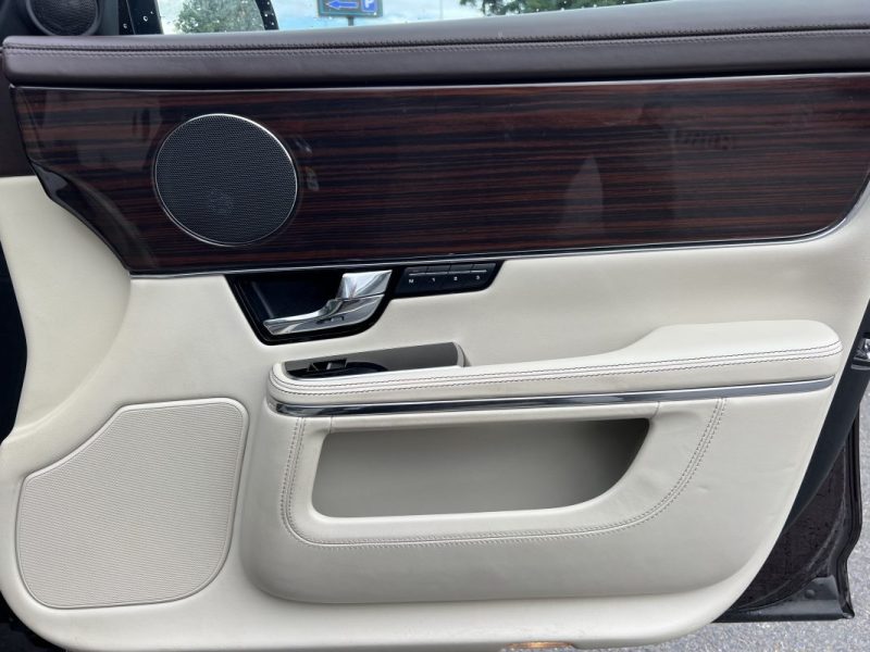 JAGUAR XJ 351 II LUXE 3.0 V6 275 Cv INTERIEUR CUIR / TOIT OUVRANT GPS TACTILE CAMERA - GARANTIE 1 AN