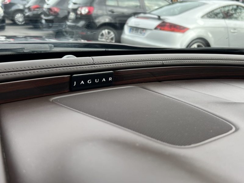 JAGUAR XJ 351 II LUXE 3.0 V6 275 Cv INTERIEUR CUIR / TOIT OUVRANT GPS TACTILE CAMERA - GARANTIE 1 AN