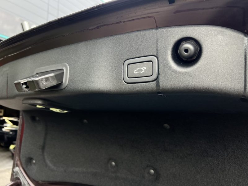 JAGUAR XJ 351 II LUXE 3.0 V6 275 Cv INTERIEUR CUIR / TOIT OUVRANT GPS TACTILE CAMERA - GARANTIE 1 AN