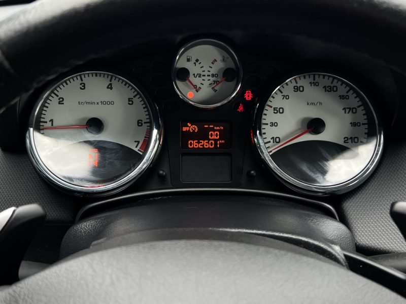 PEUGEOT 207 PHASE 2 PREMIUM 1.4 i 90 Cv BOITE AUTOMATIQUE / 5 PORTES 62 600 Kms  - GARANTIE 1 AN