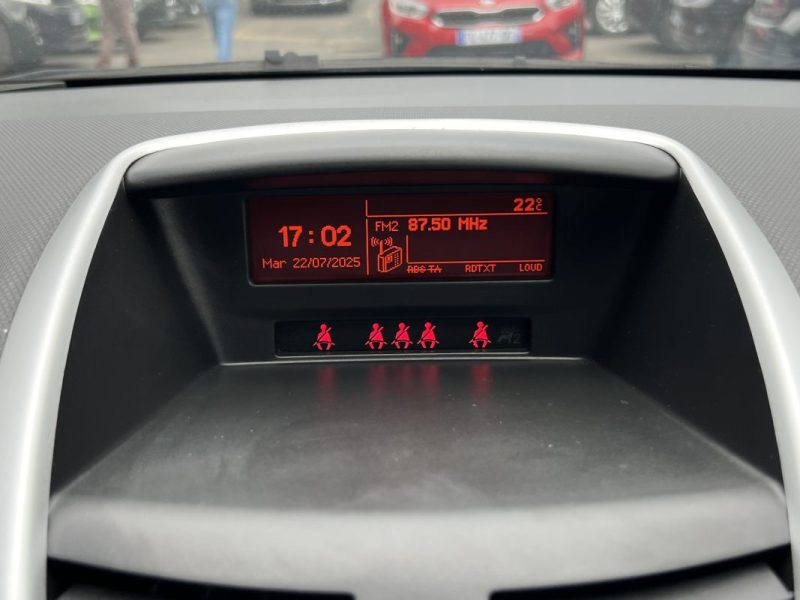 PEUGEOT 207 PHASE 2 PREMIUM 1.4 i 90 Cv BOITE AUTOMATIQUE / 5 PORTES 62 600 Kms  - GARANTIE 1 AN