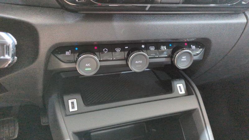 Citroën C4 nouvelle Hybride 145 e-dcs6 plus + sieges chauffants