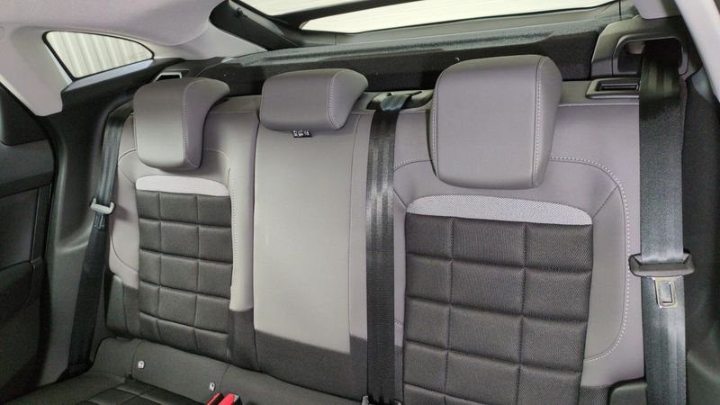 Citroën C4 nouvelle Hybride 145 e-dcs6 plus + sieges chauffants