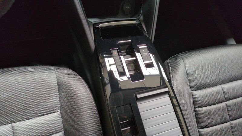 Citroën C4 nouvelle Hybride 145 e-dcs6 plus + sieges chauffants