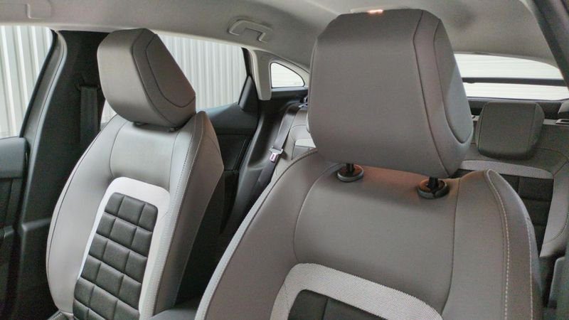 Citroën C4 nouvelle Hybride 145 e-dcs6 plus + sieges chauffants