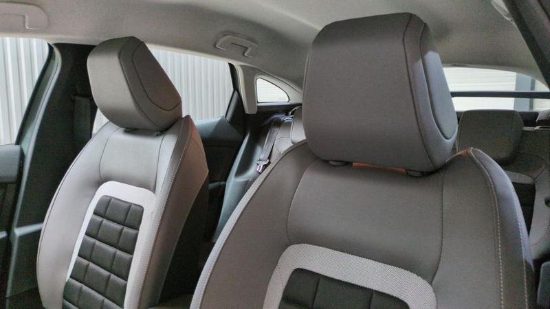 Citroën C4 nouvelle Hybride 145 e-dcs6 plus + sieges chauffants
