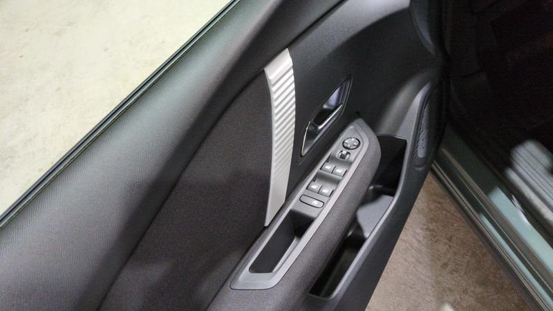 Citroën C4 nouvelle Hybride 145 e-dcs6 plus + sieges chauffants