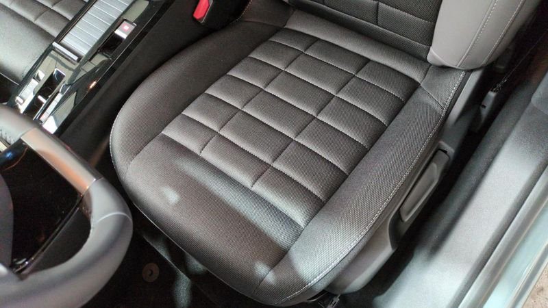 Citroën C4 nouvelle Hybride 145 e-dcs6 plus + sieges chauffants