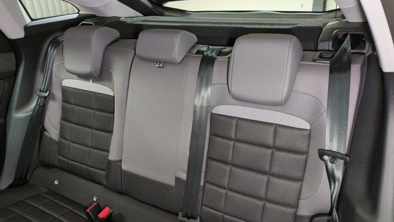Citroën C4 nouvelle Hybride 145 e-dcs6 plus + sieges chauffants