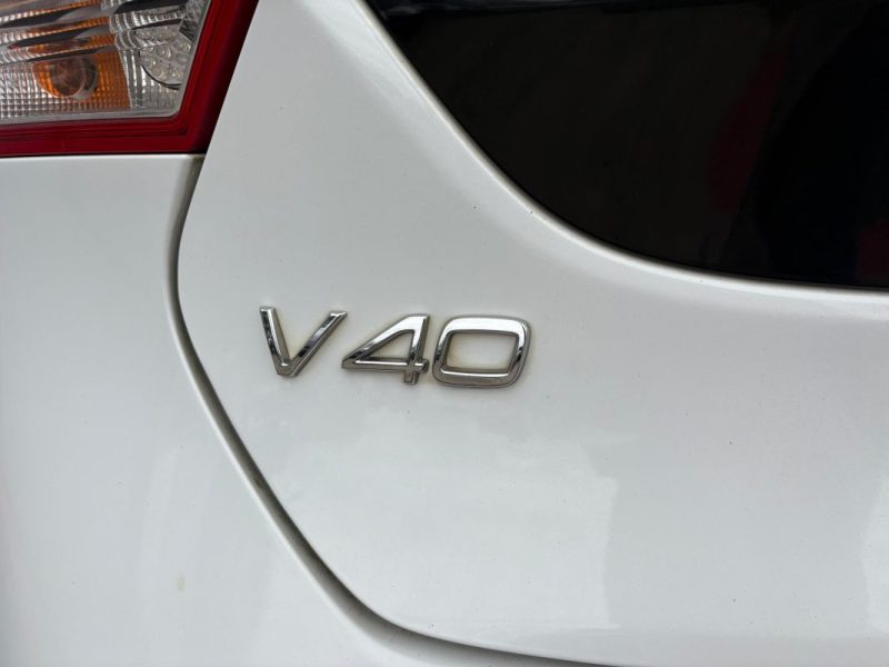 VOLVO V40 CROSS COUNTRY 2015