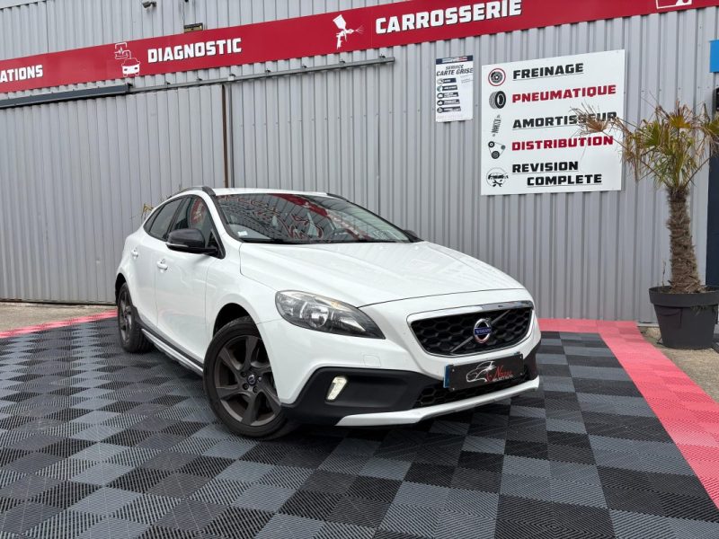 VOLVO V40 CROSS COUNTRY 2015
