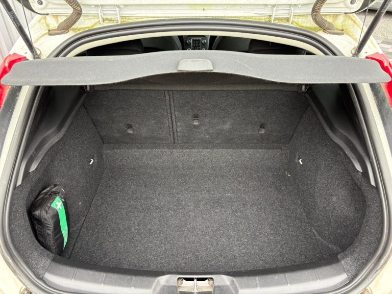 VOLVO V40 CROSS COUNTRY 2015