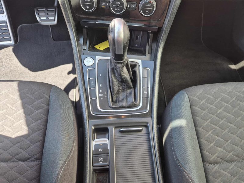 VOLKSWAGEN GOLF 2020