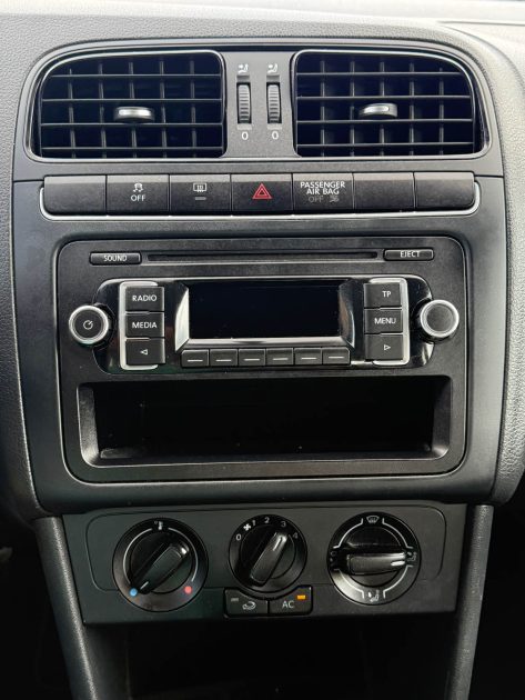 VOLKSWAGEN POLO 2014