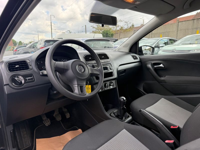 VOLKSWAGEN POLO 2014