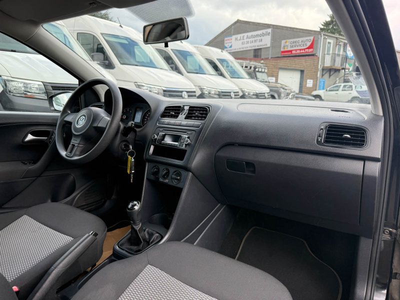 VOLKSWAGEN POLO 2014