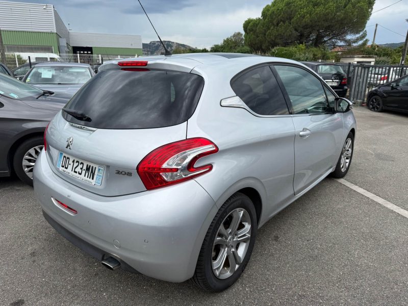 PEUGEOT 208 2014