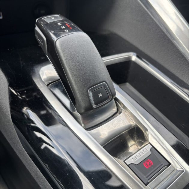 PEUGEOT 3008 1.5 BlueHDi 130ch Active Business S&S EAT8 garantie 12 mois