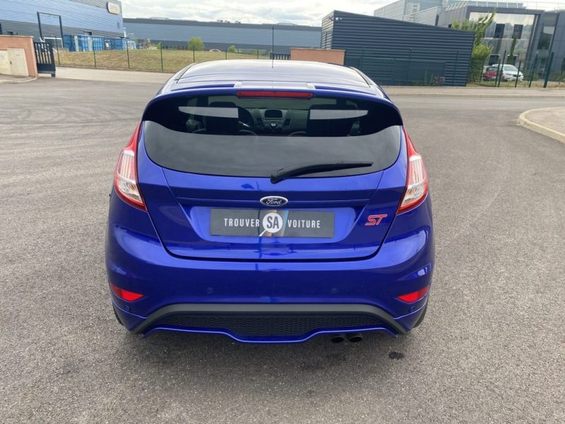 FORD FIESTA ST 1.6 L 182 ch , Distribution et entretien à jour