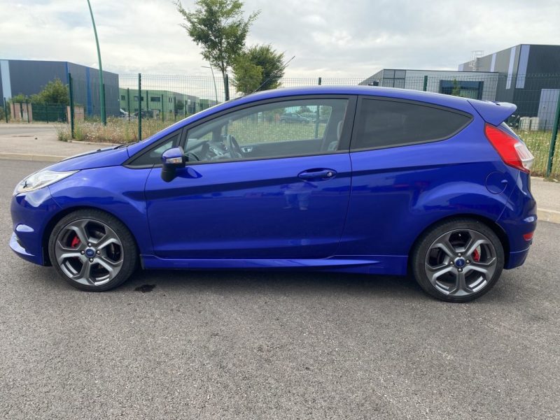 FORD FIESTA ST 1.6 L 182 ch , Distribution et entretien à jour