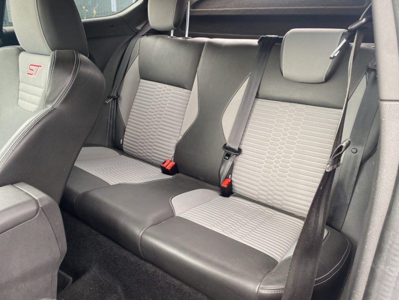 FORD FIESTA ST 1.6 L 182 ch , Distribution et entretien à jour