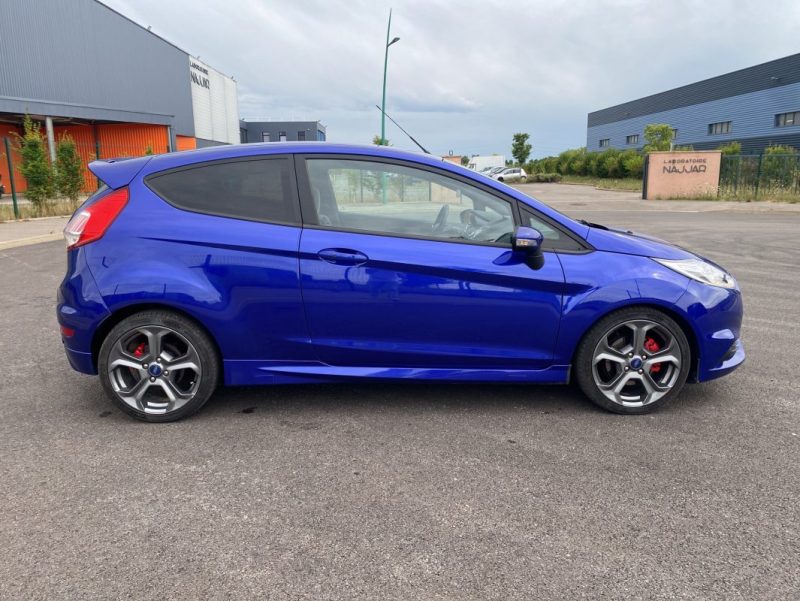 FORD FIESTA ST 1.6 L 182 ch , Distribution et entretien à jour