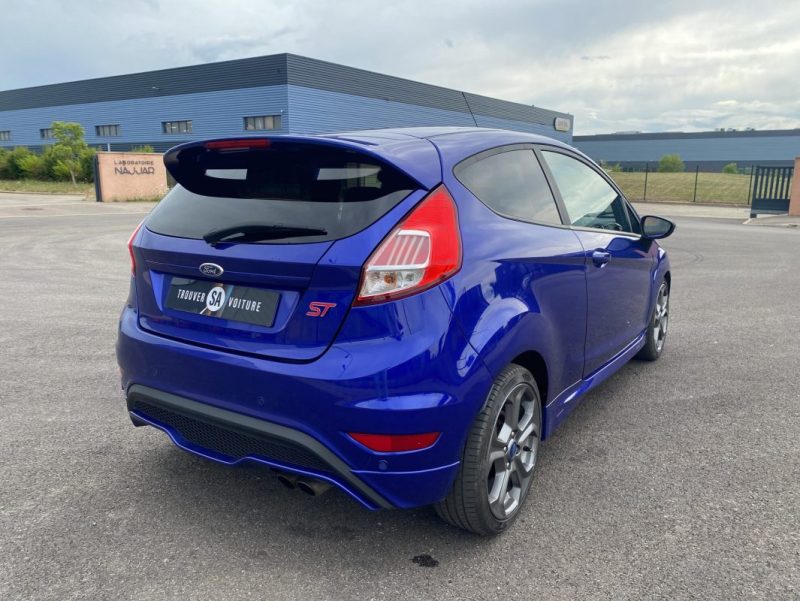 FORD FIESTA ST 1.6 L 182 ch , Distribution et entretien à jour