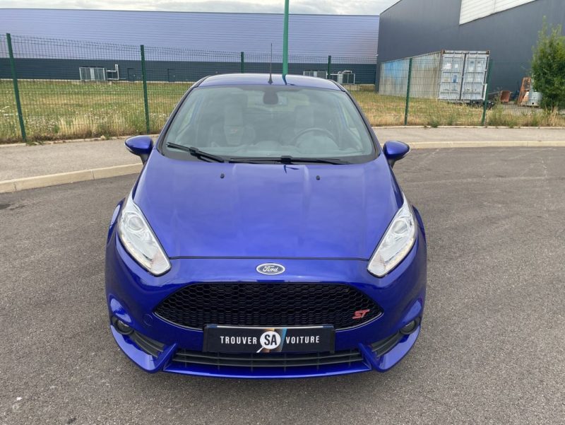 FORD FIESTA ST 1.6 L 182 ch , Distribution et entretien à jour