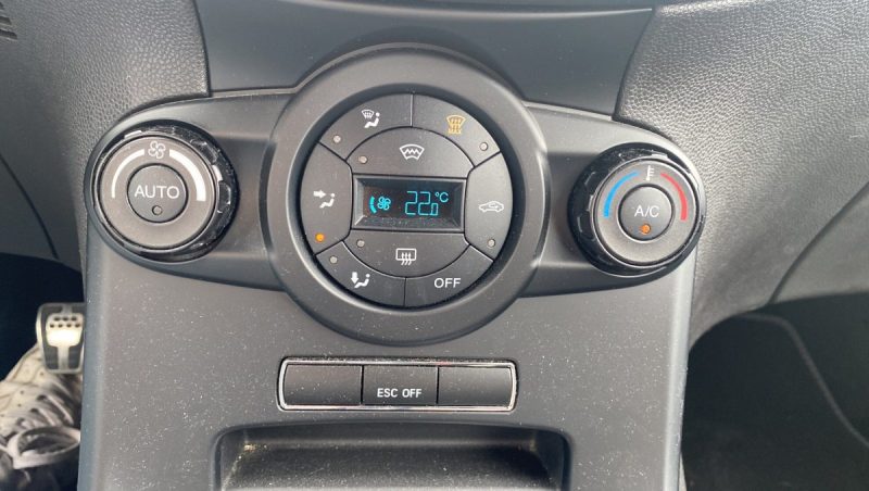 FORD FIESTA ST 1.6 L 182 ch , Distribution et entretien à jour