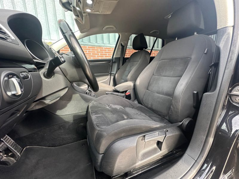 VOLKSWAGEN GOLF 2010